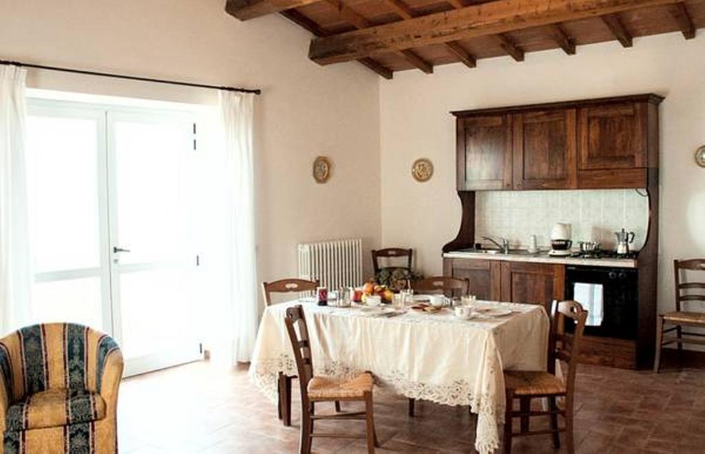 Hostal Il Poggio Delle Ginestre Torgiano Exterior foto