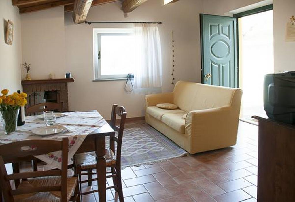 Hostal Il Poggio Delle Ginestre Torgiano Exterior foto