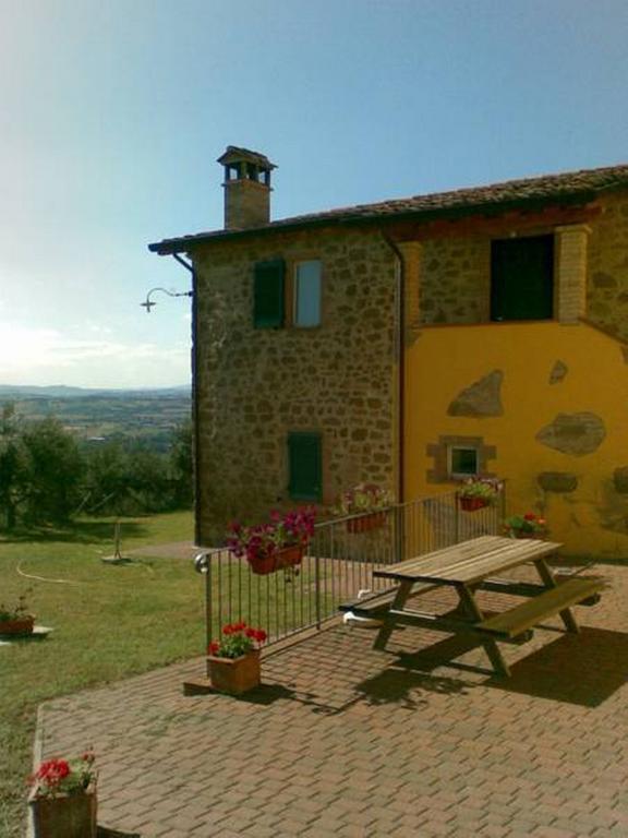 Hostal Il Poggio Delle Ginestre Torgiano Exterior foto