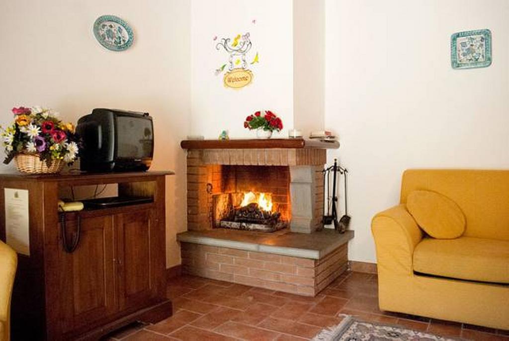 Hostal Il Poggio Delle Ginestre Torgiano Exterior foto