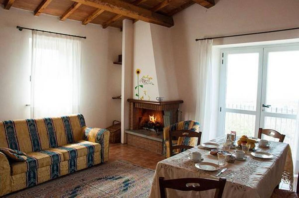 Hostal Il Poggio Delle Ginestre Torgiano Exterior foto