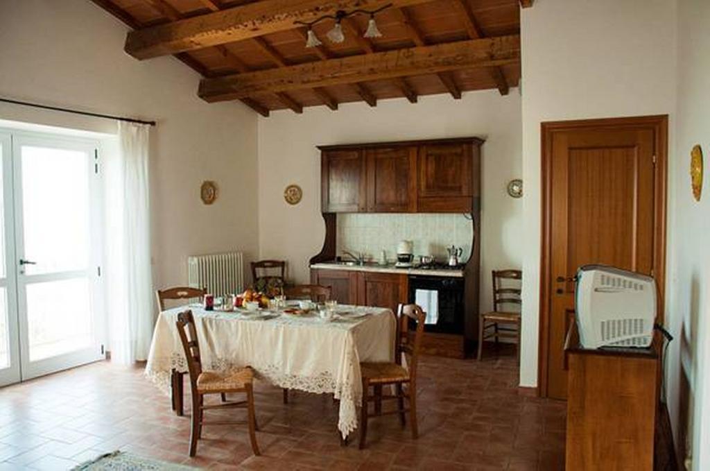 Hostal Il Poggio Delle Ginestre Torgiano Exterior foto